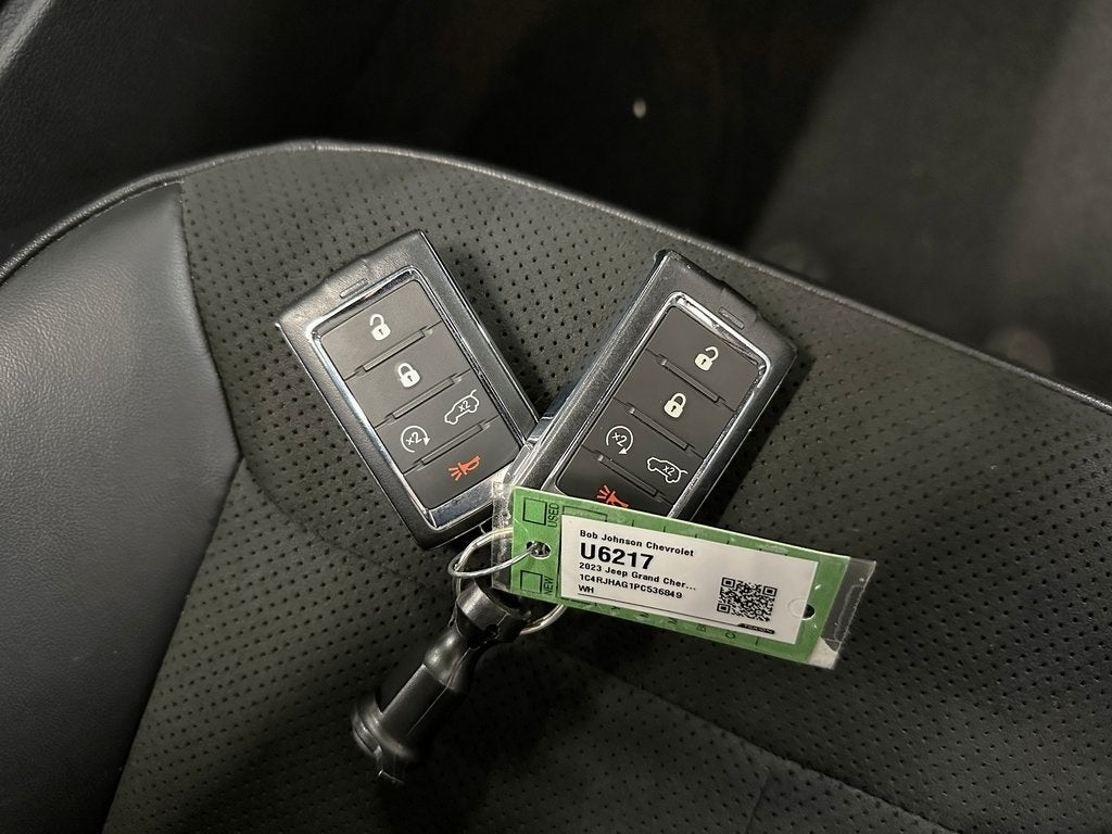 2023 Jeep Grand Cherokee Altitude CarBravo Certified