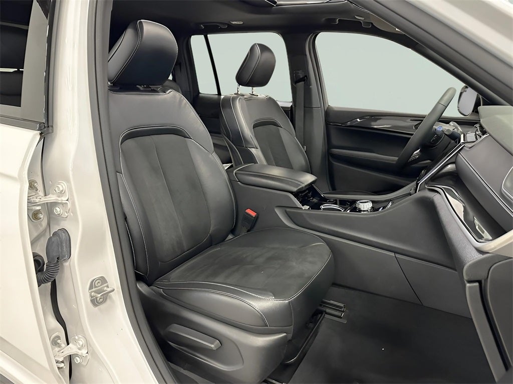 2023 Jeep Grand Cherokee Altitude CarBravo Certified