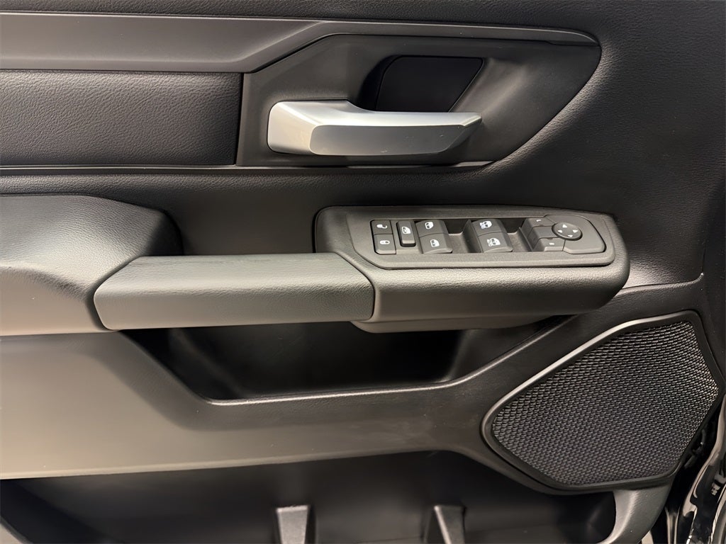 2025 RAM 1500 Tradesman CarBravo