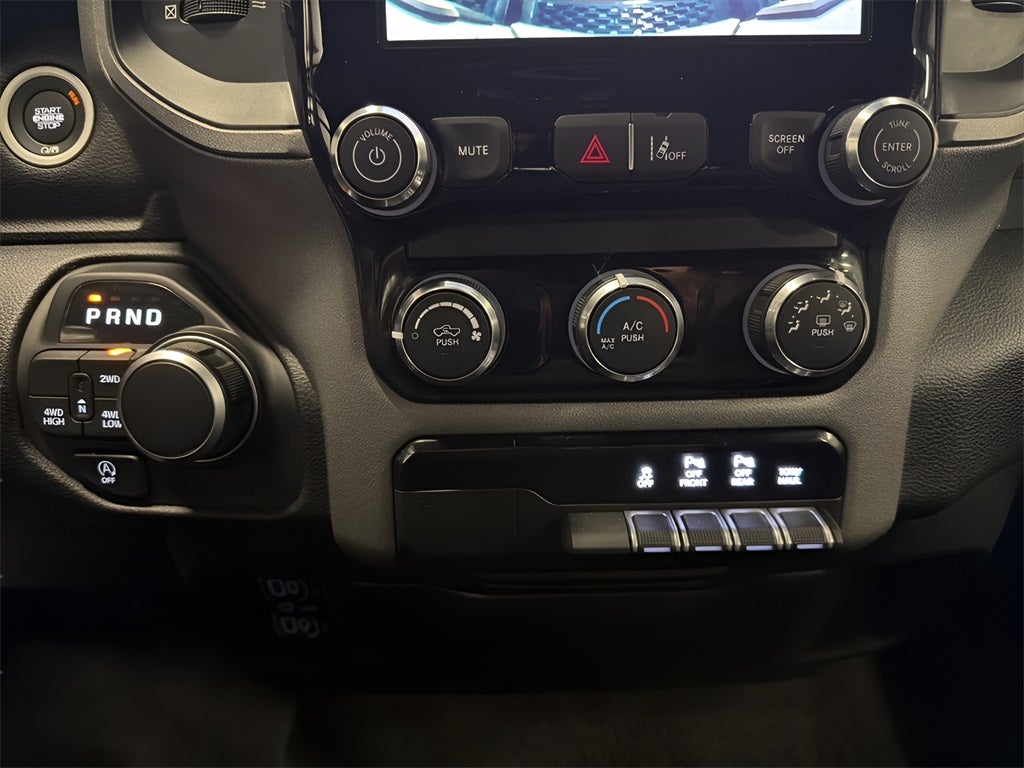 2025 RAM 1500 Tradesman CarBravo