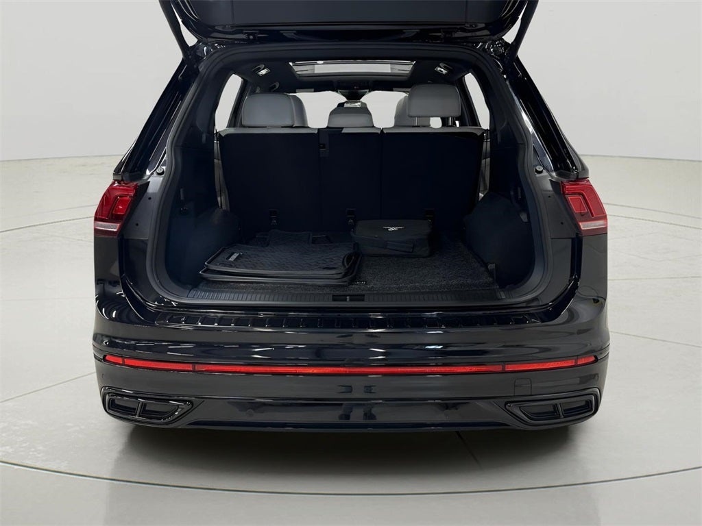 2022 Volkswagen Tiguan 2.0T SE R-Line Black CarBravo