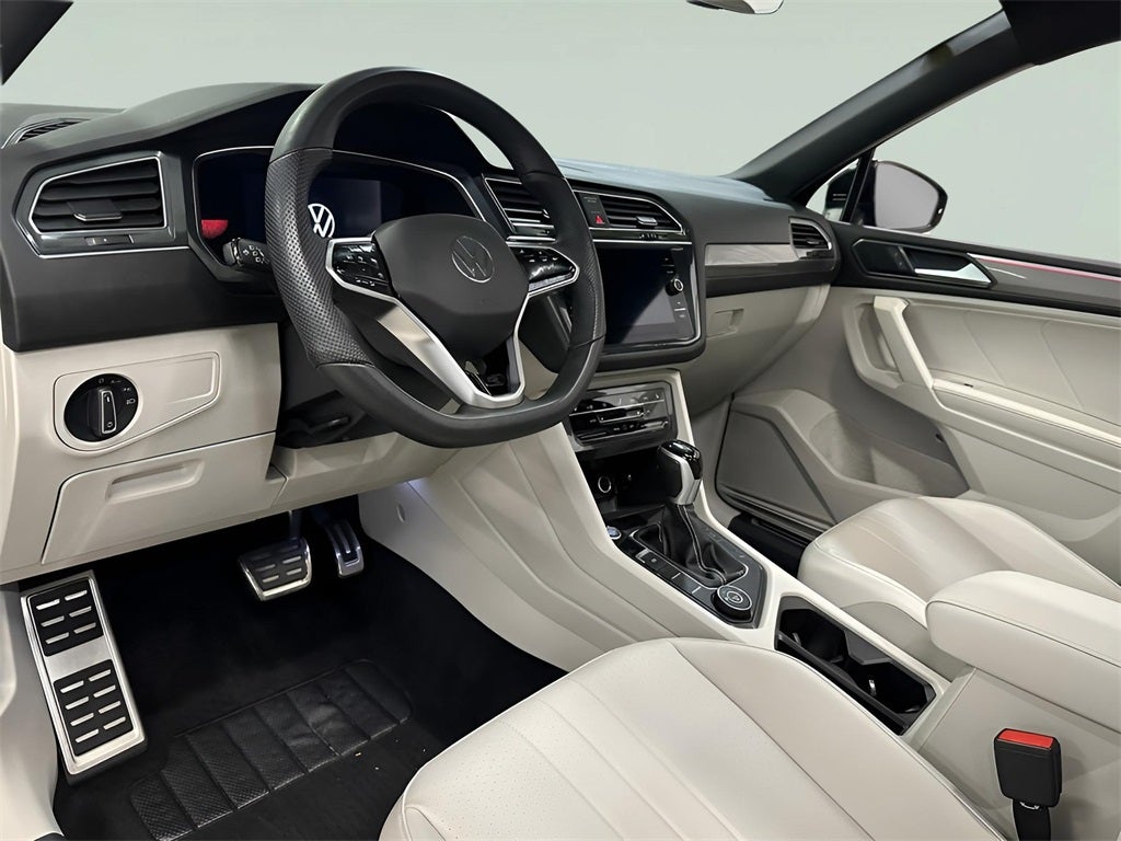 2022 Volkswagen Tiguan 2.0T SE R-Line Black CarBravo