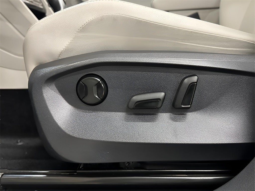 2022 Volkswagen Tiguan 2.0T SE R-Line Black CarBravo