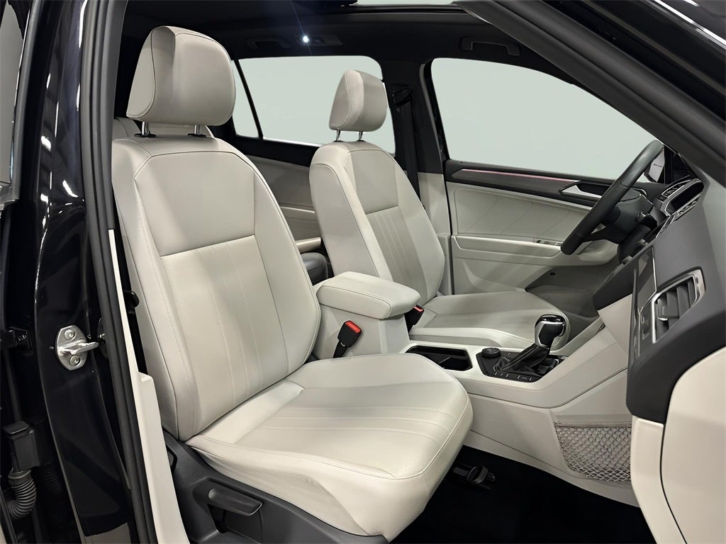 2022 Volkswagen Tiguan 2.0T SE R-Line Black CarBravo