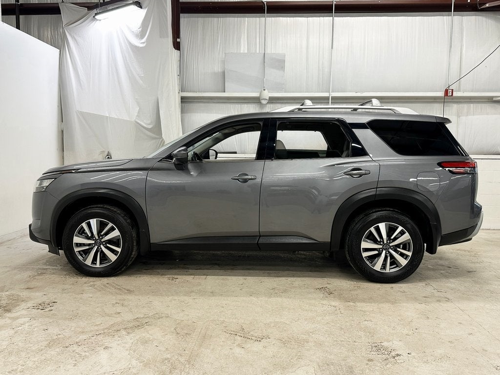 2024 Nissan Pathfinder SL CarBravo Certified