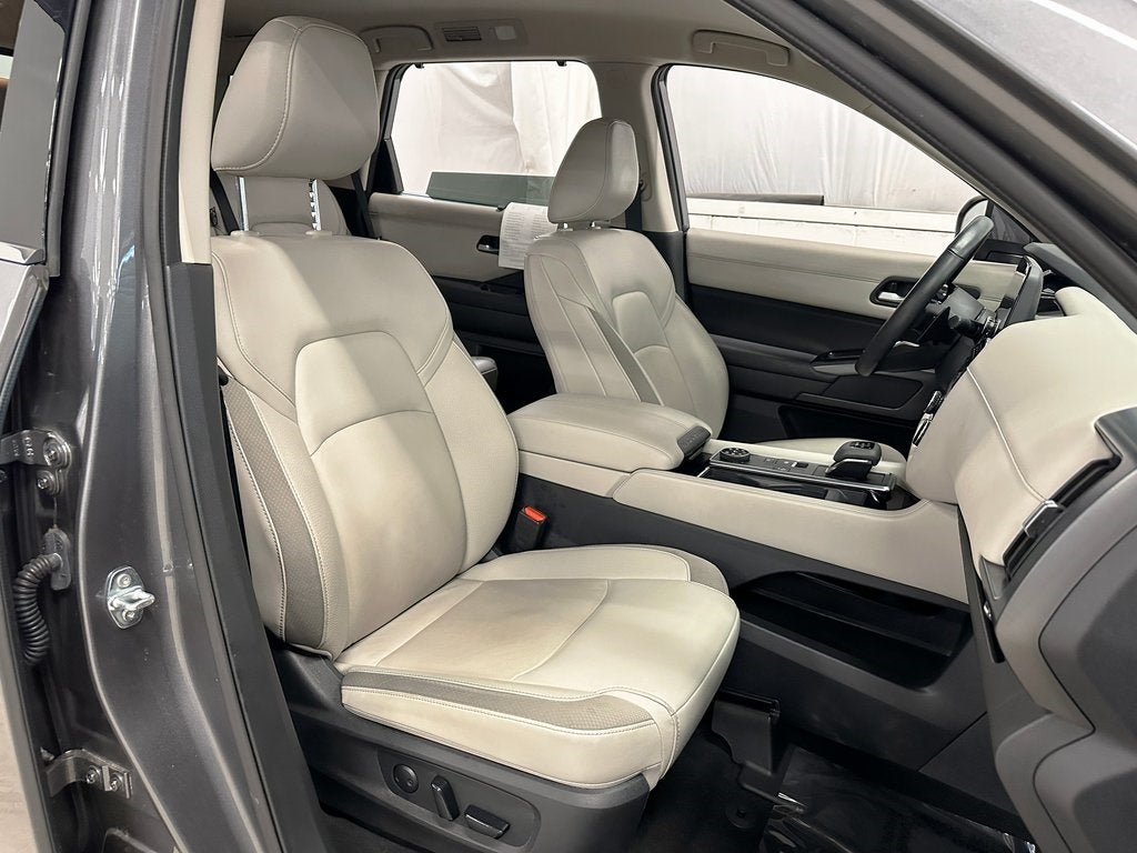 2024 Nissan Pathfinder SL CarBravo Certified