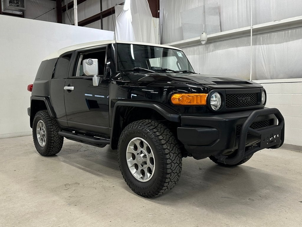 2013 Toyota FJ Cruiser Base 1 Owner / CarBravo Certified