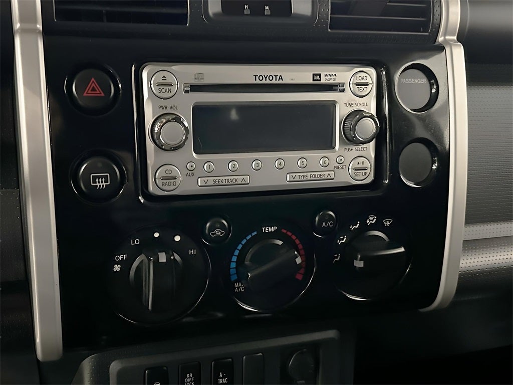 2013 Toyota FJ Cruiser Base 1 Owner / CarBravo Certified