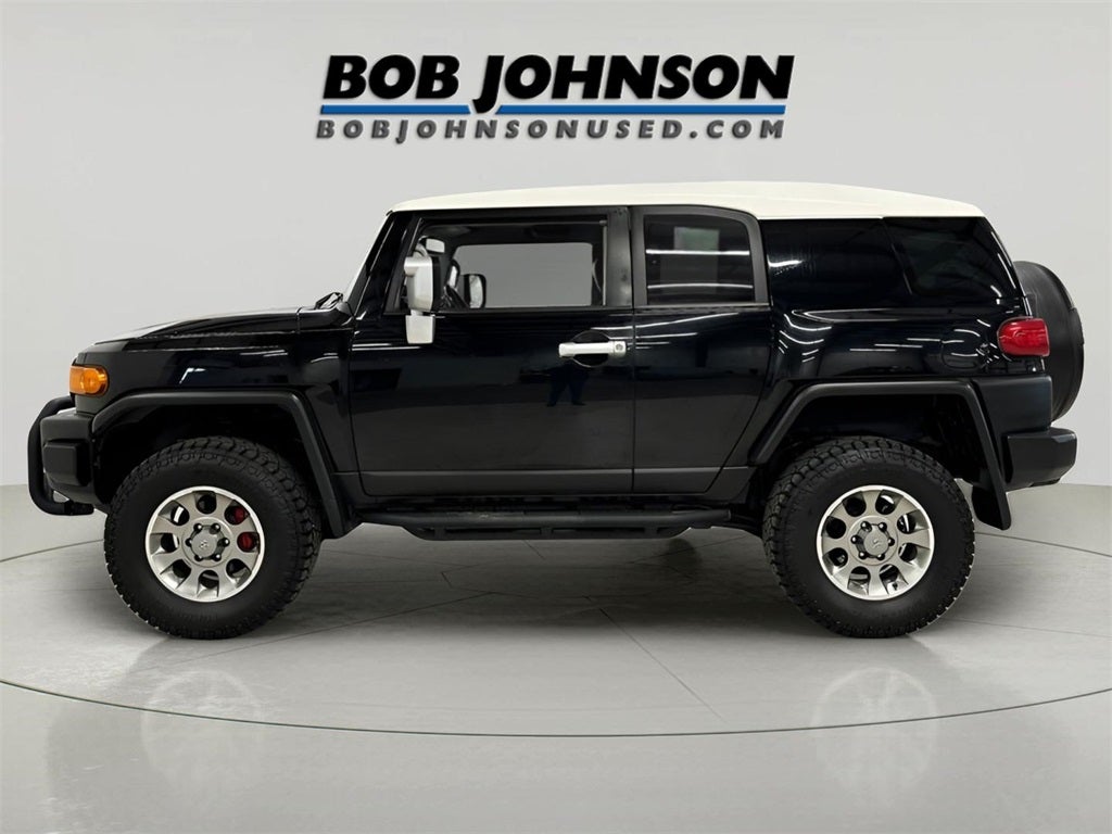 2013 Toyota FJ Cruiser Base 1 Owner / CarBravo Certified