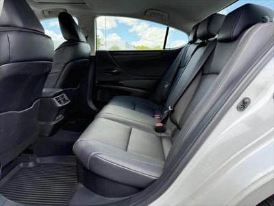 2024 Lexus ES 300h 