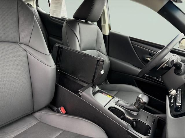 2024 Lexus ES 300h 
