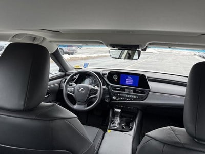 2024 Lexus ES 300h SEDAN