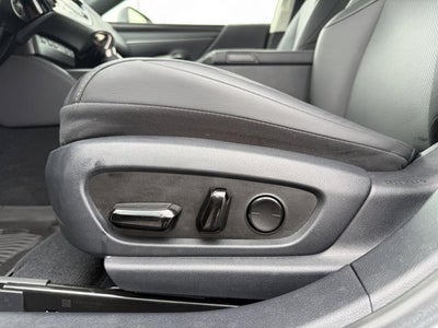 2024 Lexus ES 300h SEDAN