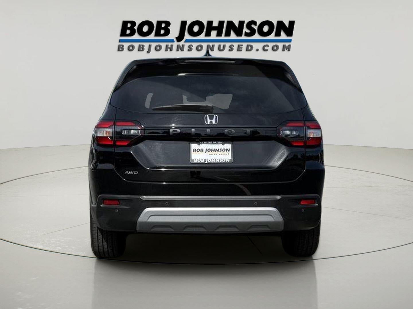 2023 Honda Pilot EX-L w/Rear Captain's Chairs