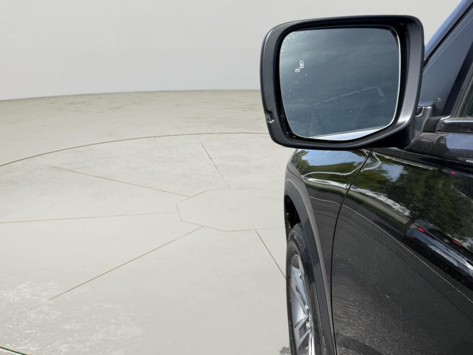 2023 Honda Pilot EX-L w/Rear Captain's Chairs