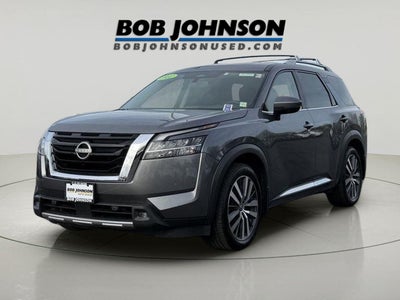 2022 Nissan Pathfinder Platinum