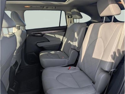 2023 Toyota Highlander Platinum