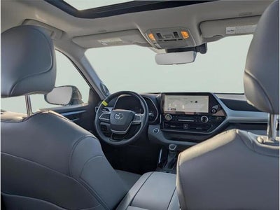 2023 Toyota Highlander Platinum
