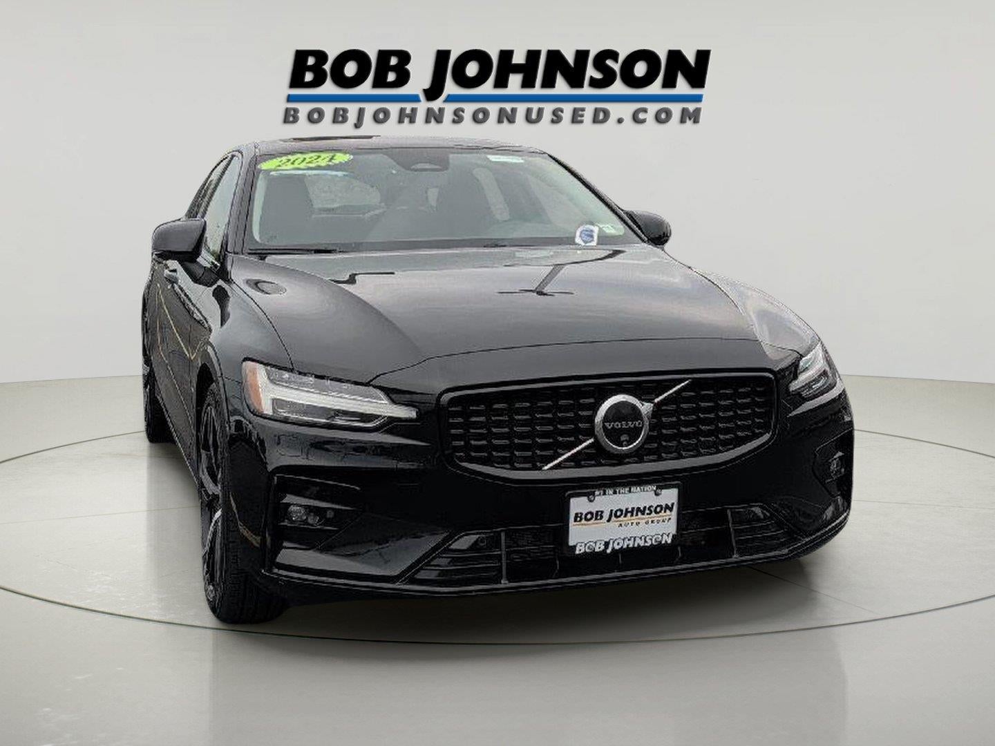 2024 Volvo S60 Plus Dark Theme