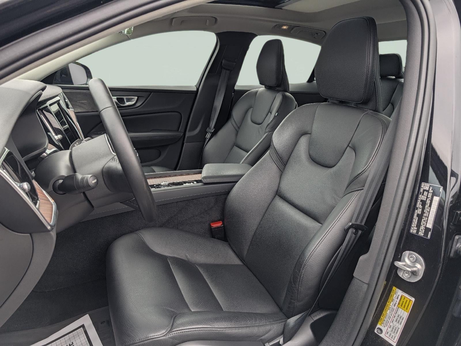 2024 Volvo S60 Plus Dark Theme