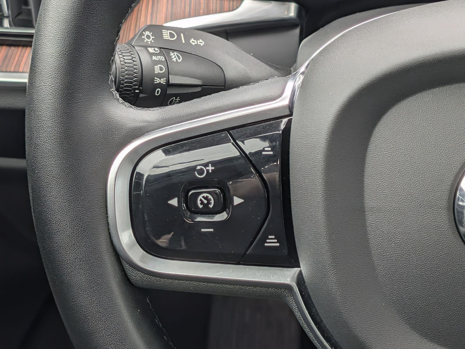 2024 Volvo S60 Plus Dark Theme