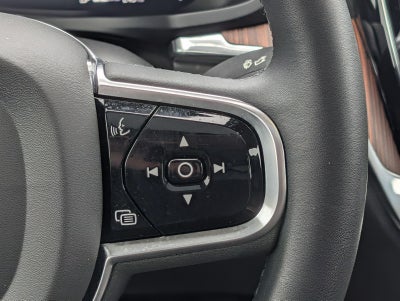 2024 Volvo S60 Plus Dark Theme