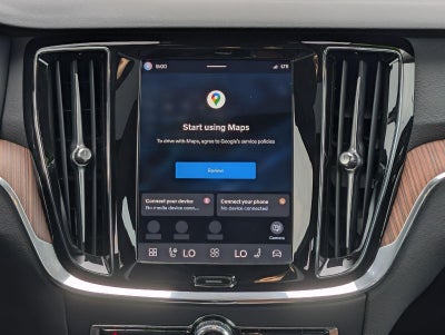2024 Volvo S60 Plus Dark Theme