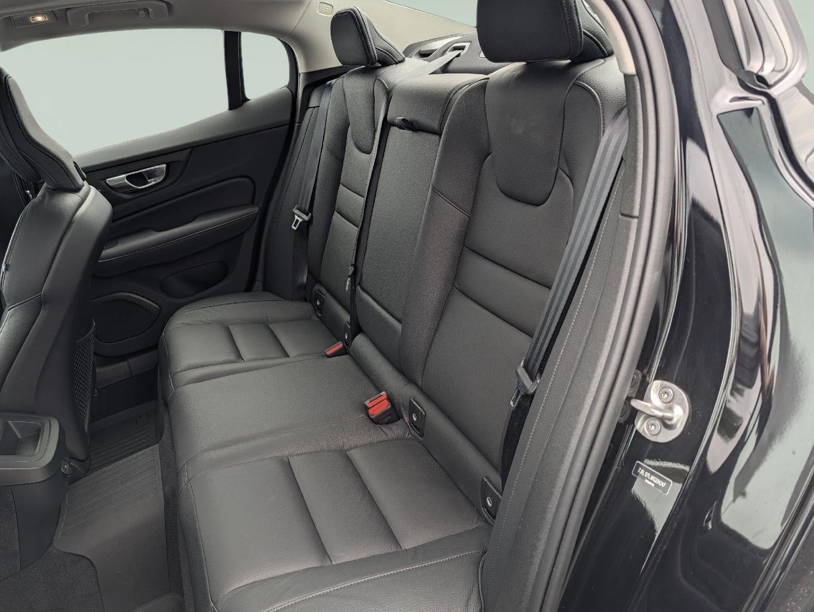 2024 Volvo S60 Plus Dark Theme