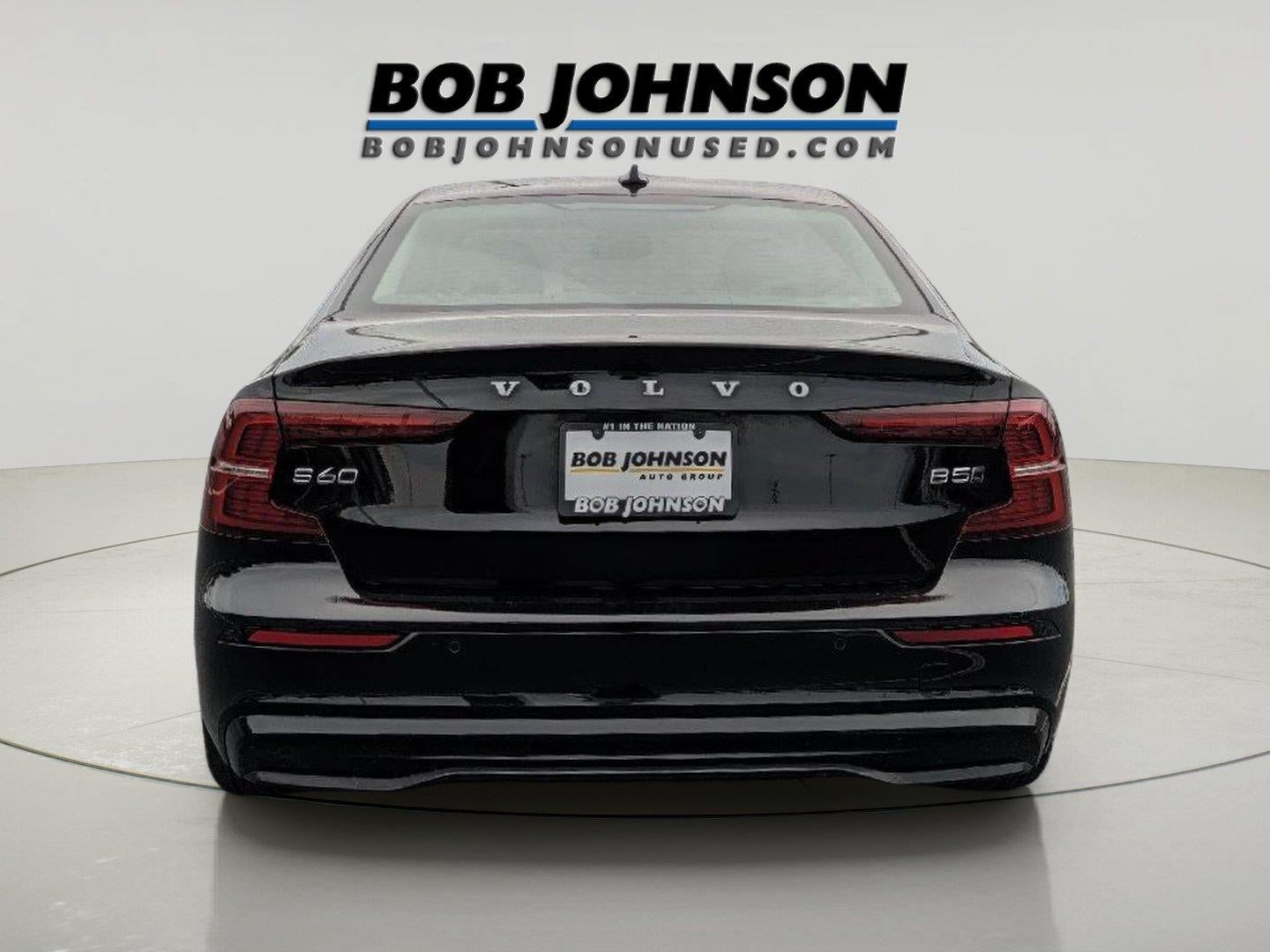 2024 Volvo S60 Plus Dark Theme