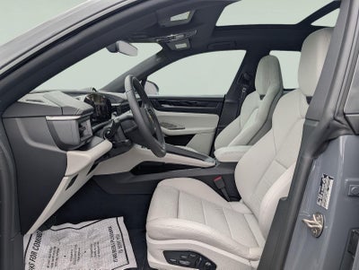 2025 Porsche Macan Electric 4