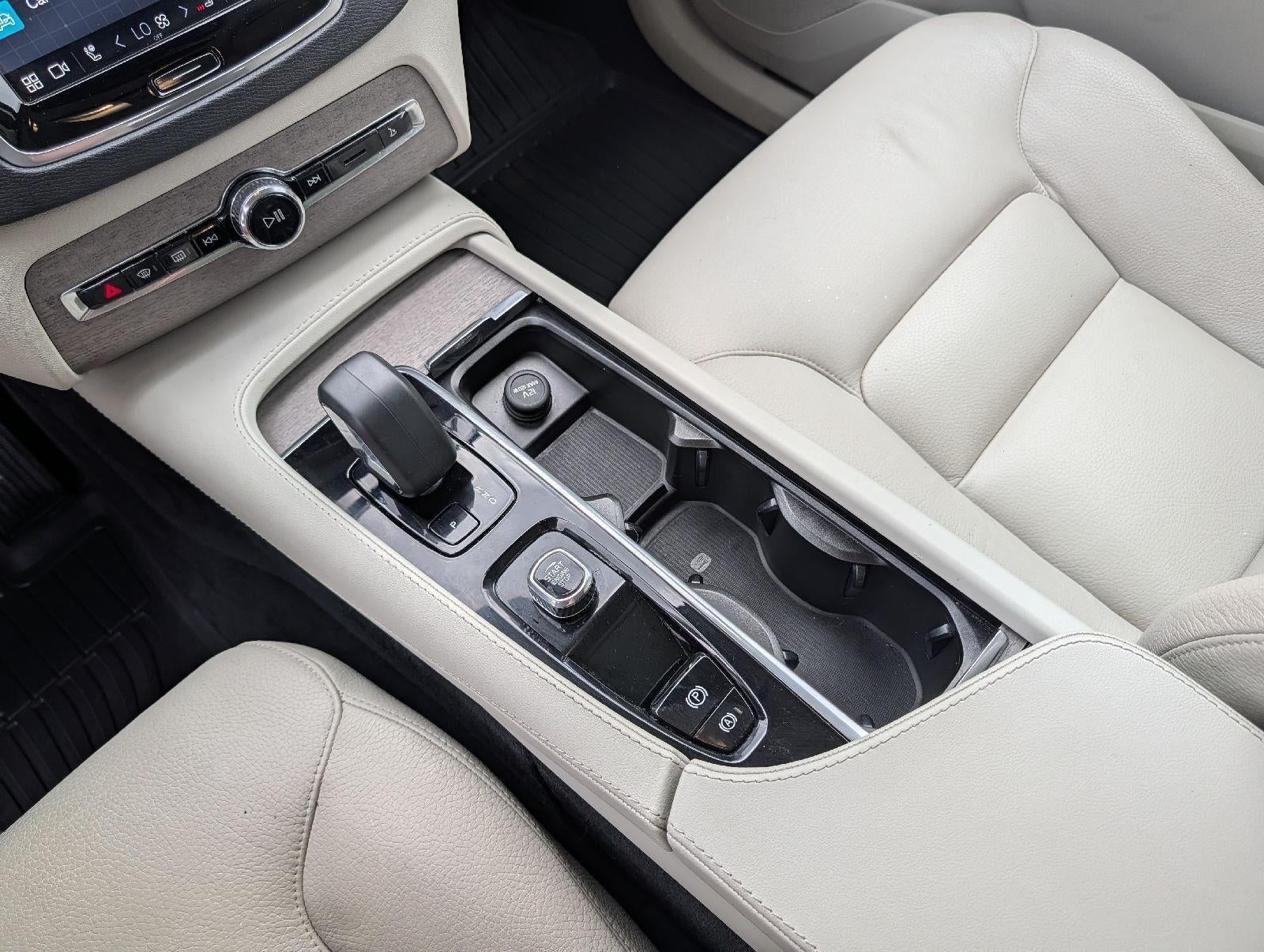 2023 Volvo XC90 Plus