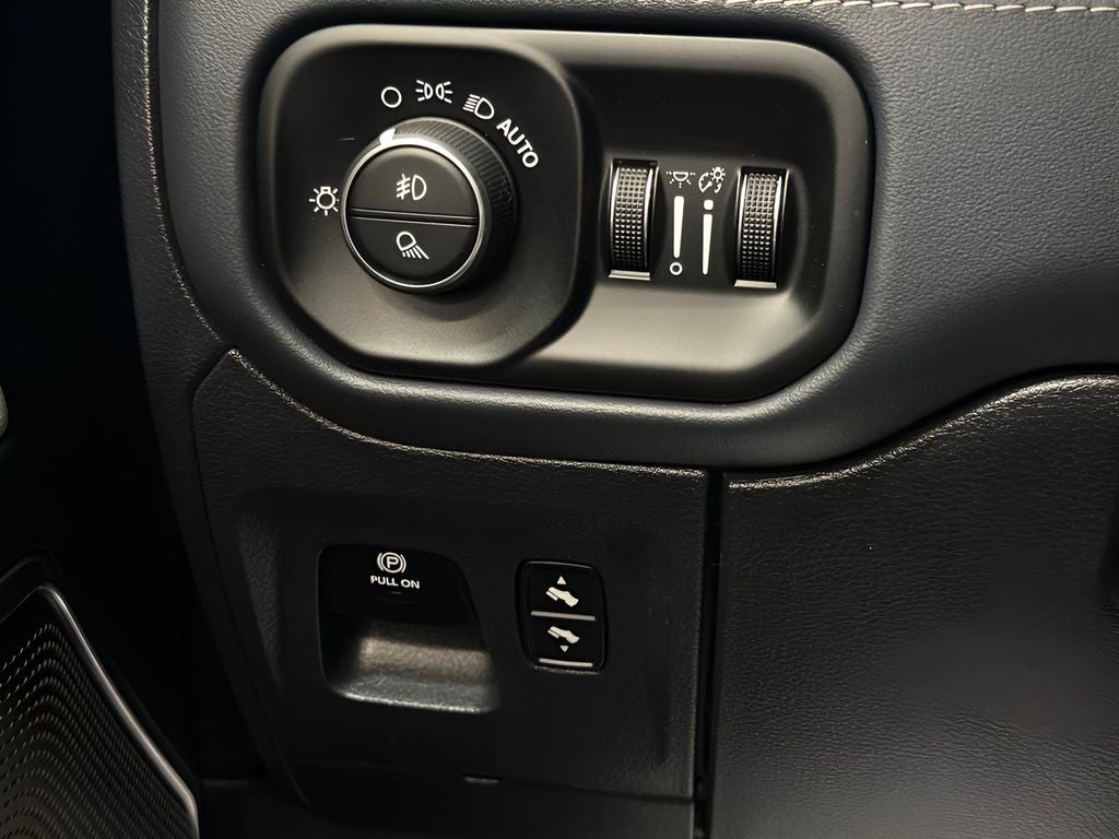 2022 RAM 1500 Limited CARBRAVO CERTIFIED