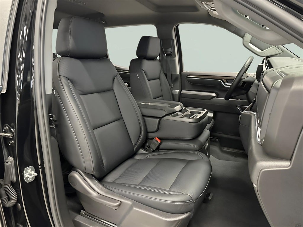 2024 Chevrolet Silverado 1500 LT CarBravo