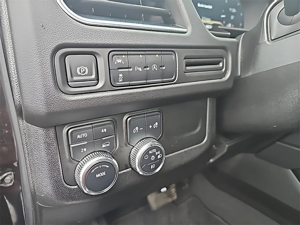 2024 GMC Yukon SLT Fresh Trade! Car Bravo Certified! Bose, Heated& Ve