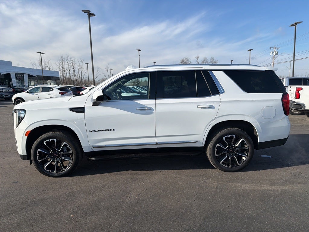 2023 GMC Yukon SLT CARBRAVO!