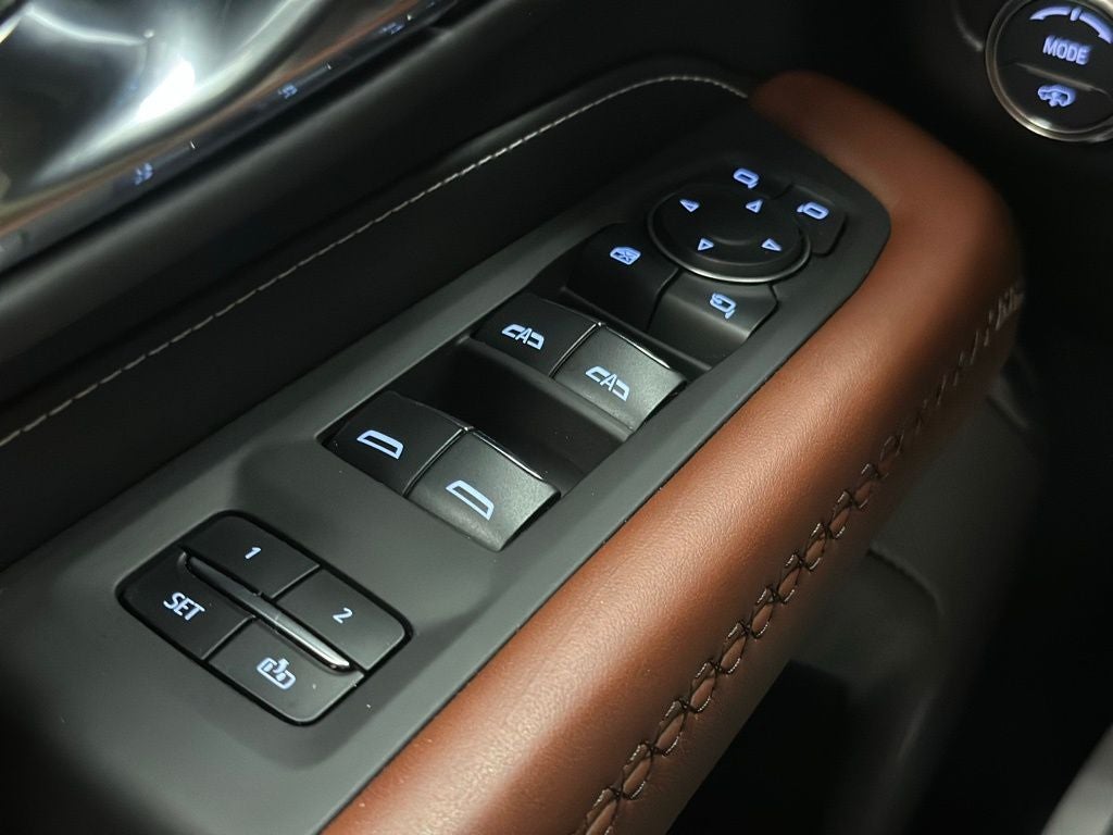 2024 GMC Yukon Denali Ultimate CARBRAVO CERTIFIED