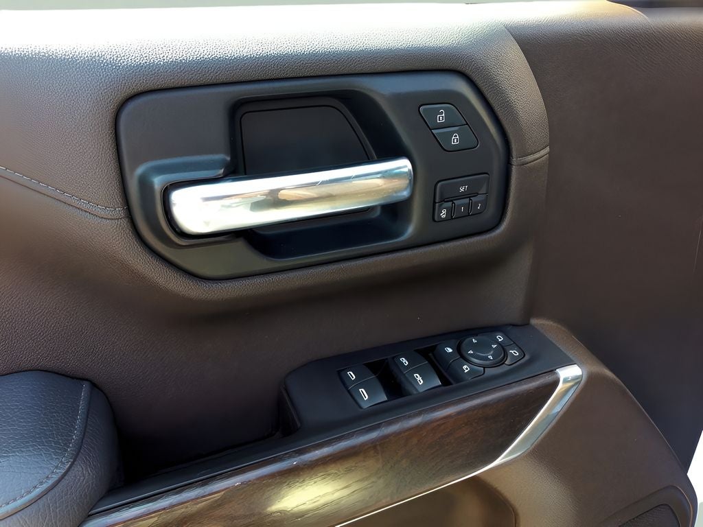 2020 GMC Sierra 1500 Denali With MATCHING FIBERGLASS CAP