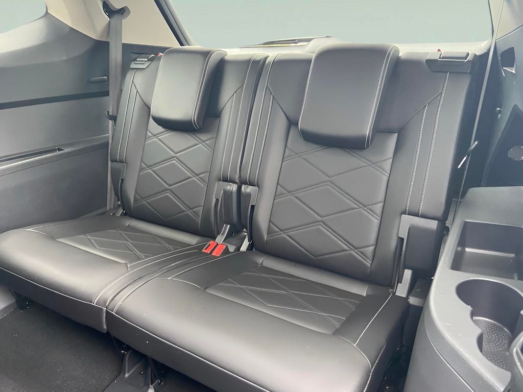 2025 Volkswagen Atlas 2.0T SE w/Technology 1 Owner Clean Auto Check!