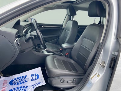 2020 Volkswagen Passat 2.0T R-Line