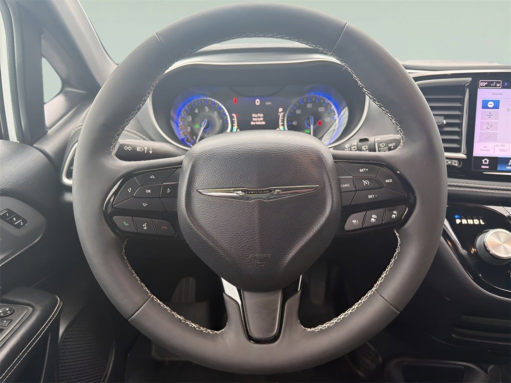 2022 Chrysler Pacifica Touring L CARBRAVO!