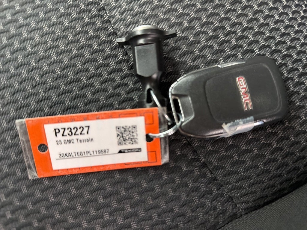 2023 GMC Terrain SLE CARBRAVO!