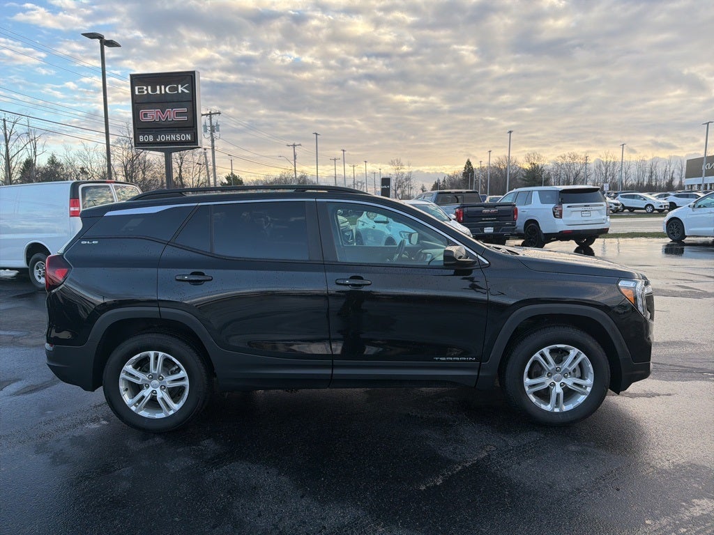2023 GMC Terrain SLE CARBRAVO!
