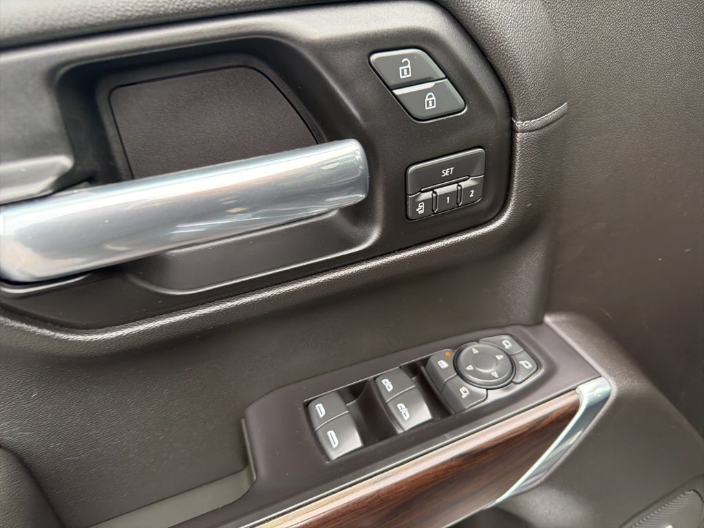 2019 GMC Sierra 1500 SLT CARBRAVO!