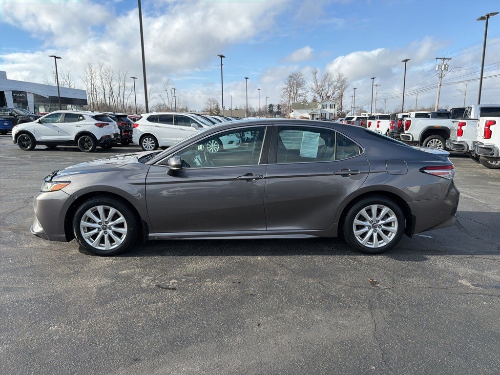 2018 Toyota Camry SE CARBRAVO!