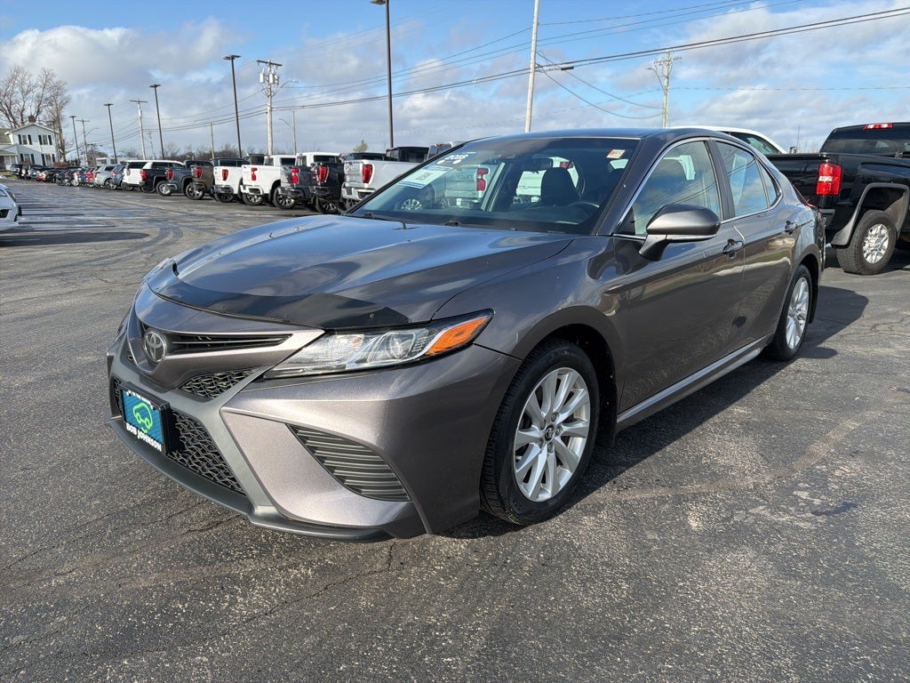 2018 Toyota Camry SE CARBRAVO!