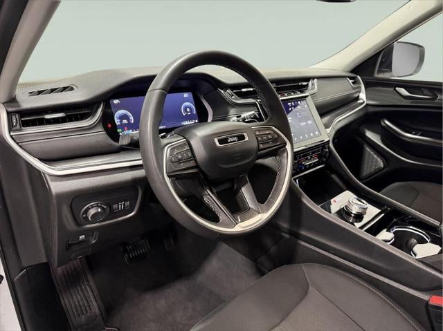 2023 Jeep Grand Cherokee L Laredo 4x4