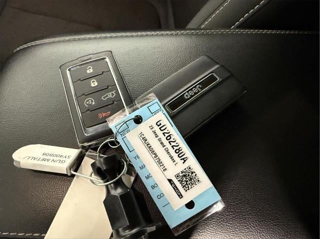 2023 Jeep Grand Cherokee L Laredo 4x4