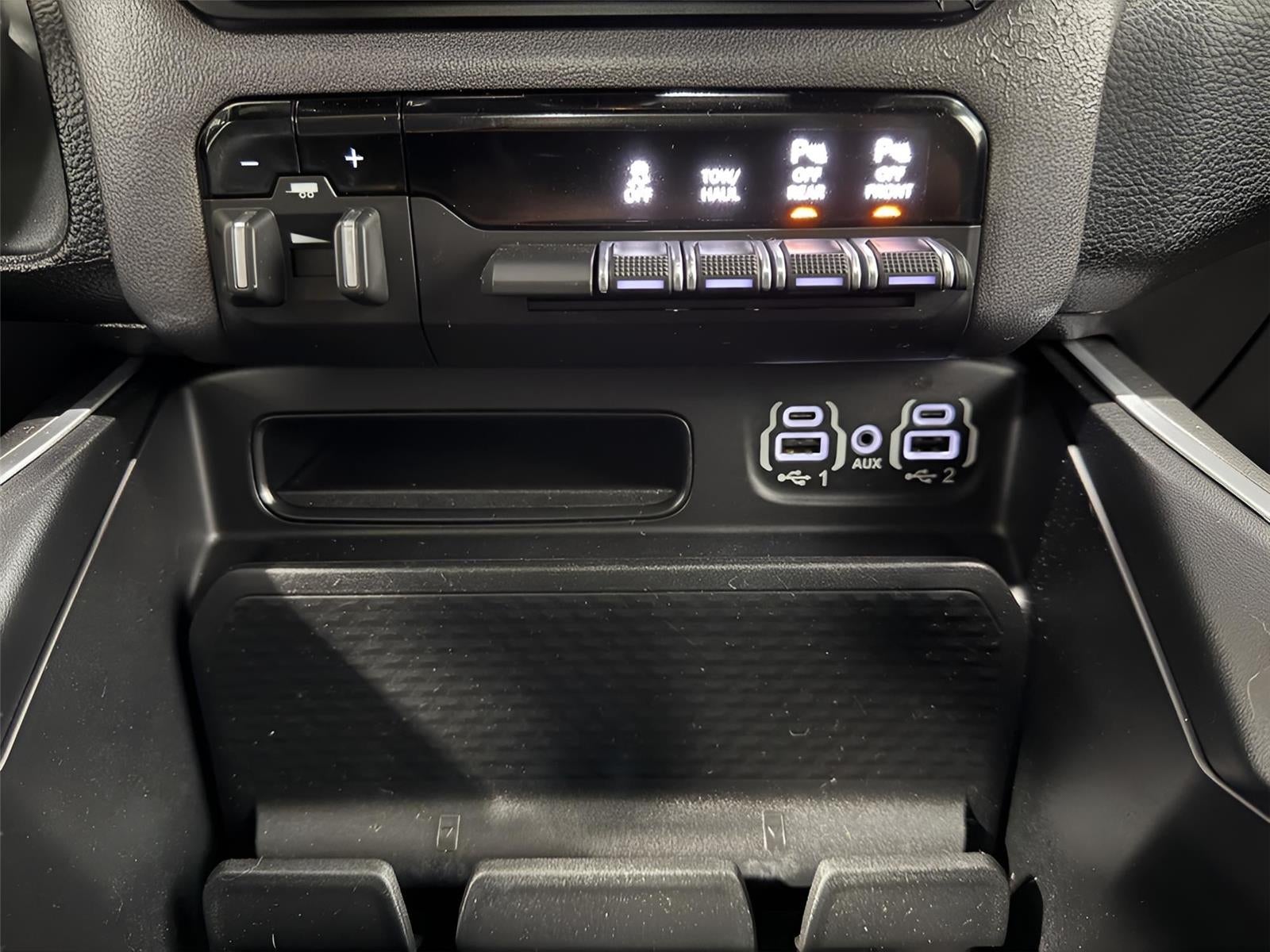 2022 RAM 1500 Big Horn Quad Cab 4x4 6'4' Box