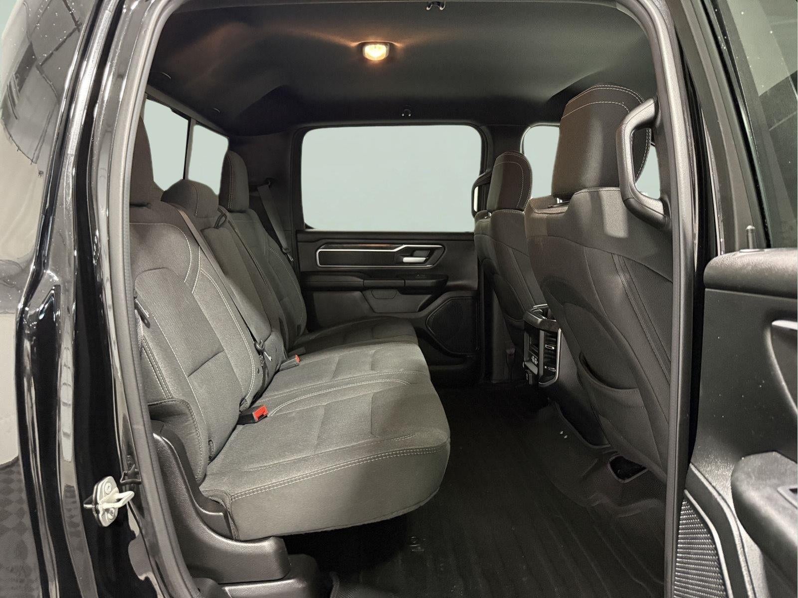 2020 RAM 1500 Big Horn Crew Cab 4x4 5'7' Box