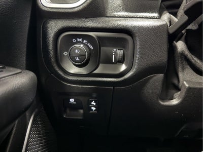2020 RAM 1500 Big Horn Crew Cab 4x4 5'7' Box